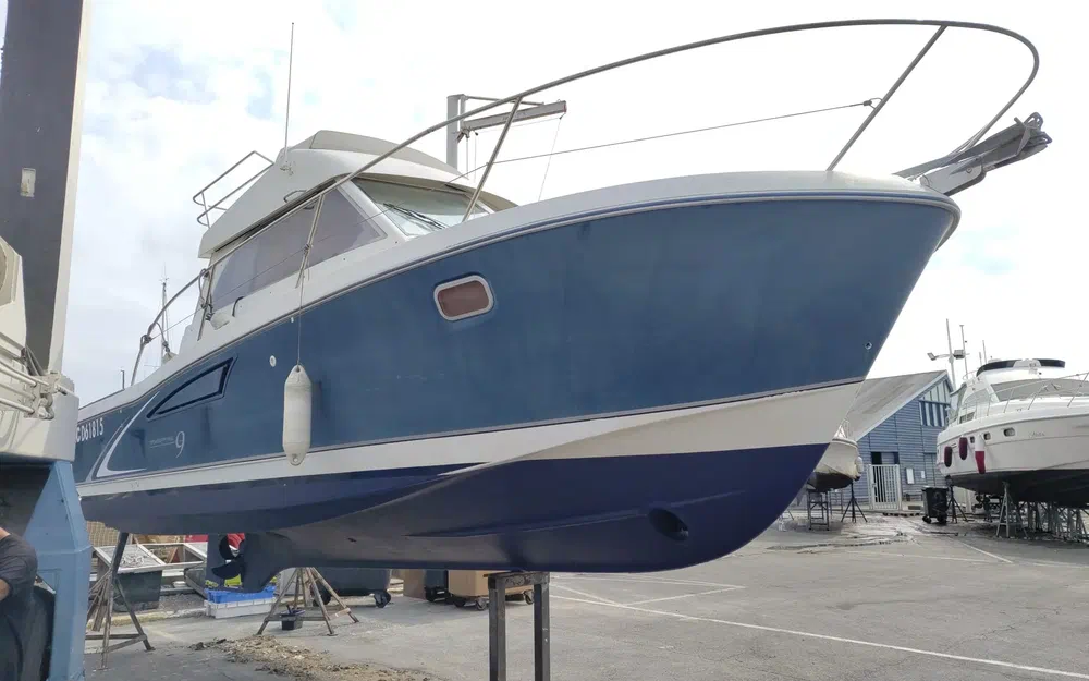 slider 1 Beneteau Antares Serie 9 Fly