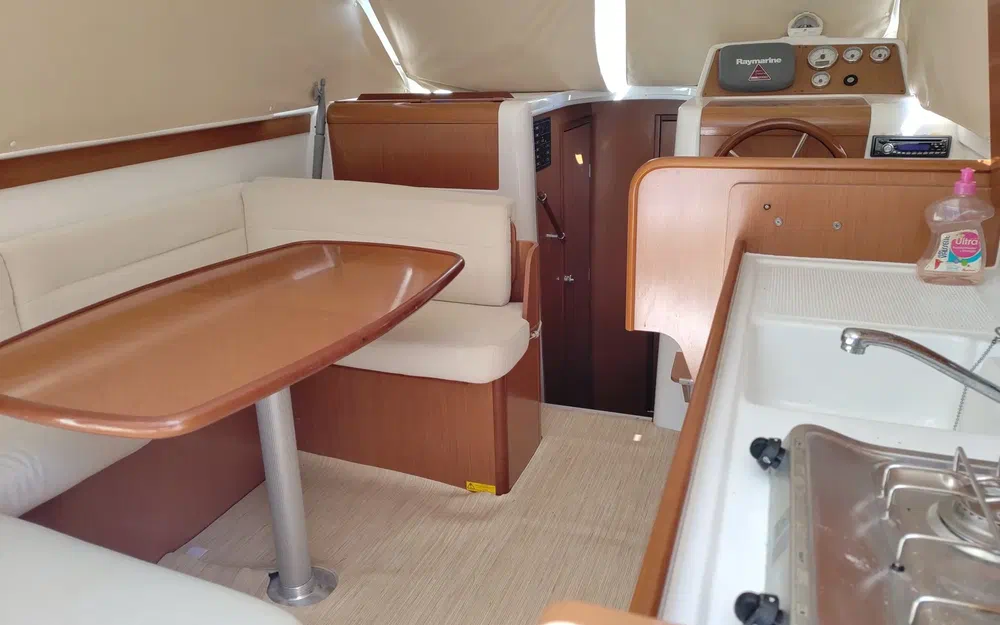 slider 9 Beneteau Antares Serie 9 Fly
