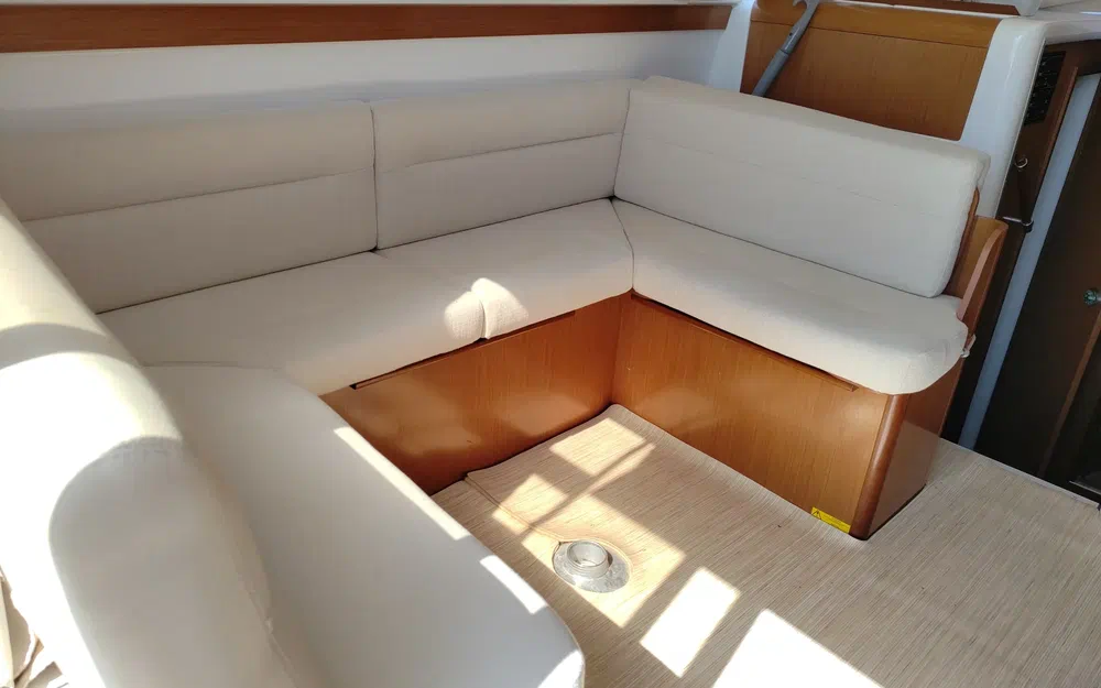 slider 8 Beneteau Antares Serie 9 Fly