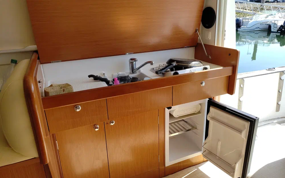 slider 9 Beneteau Antares Serie 9 Fly