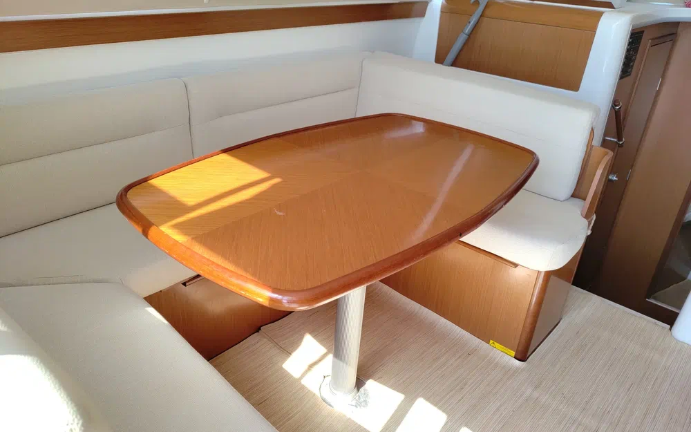 slider 7 Beneteau Antares Serie 9 Fly
