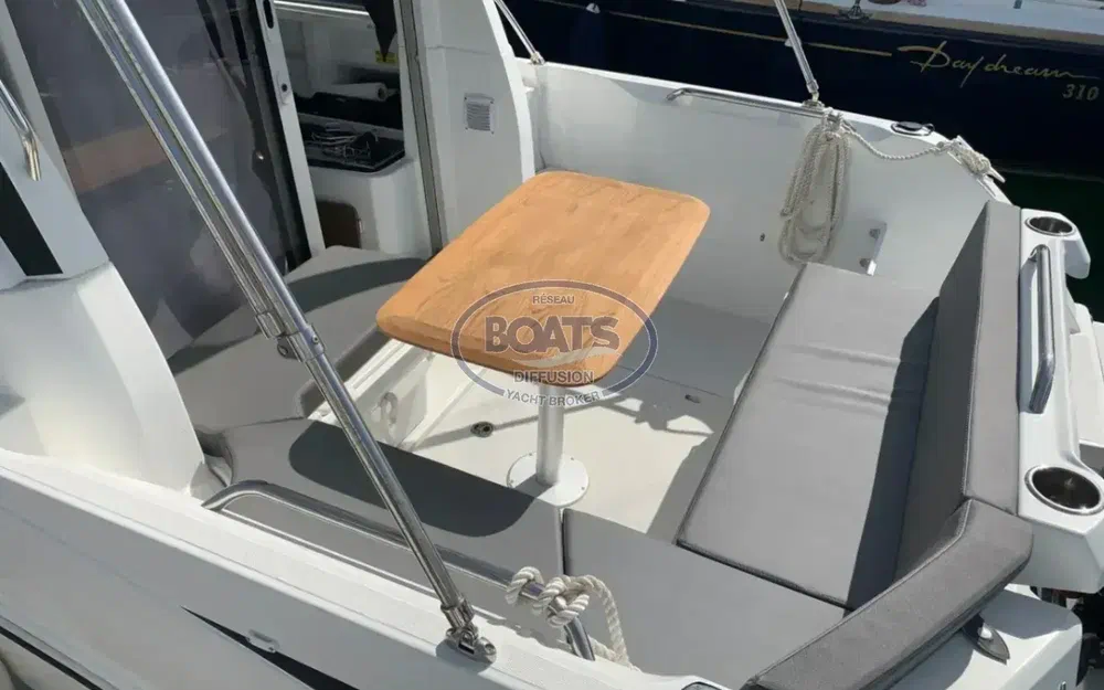 slider 7 Beneteau Antares 7 OB