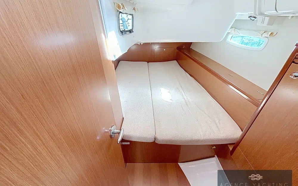 slider 10 Beneteau Oceanis 40
