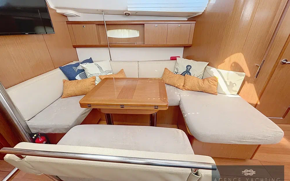 slider 3 Beneteau Oceanis 40