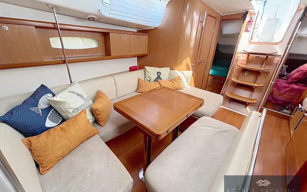 slider 7 Beneteau Oceanis 40