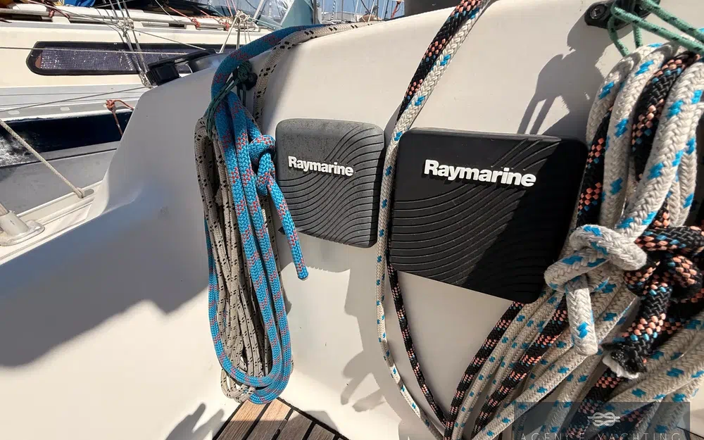 slider 21 Jeanneau Sun Odyssey 33