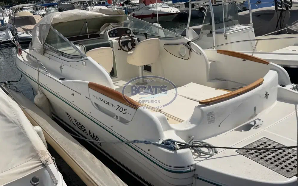 slider 1 Jeanneau Leader 705