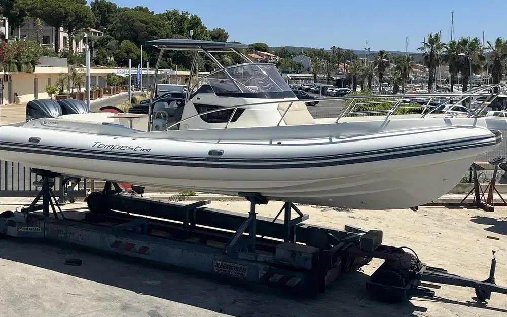 slider 4 Capelli Tempest 900 WA