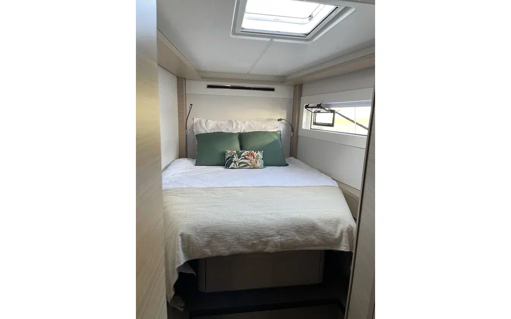 slider 17 Lagoon 46