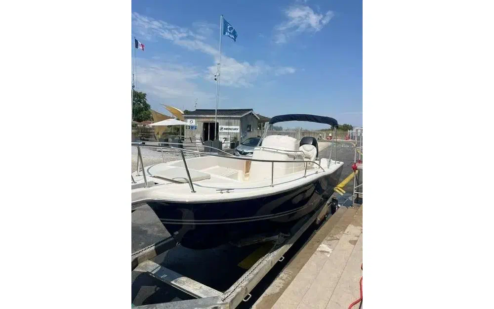 slider 0 White Shark 225