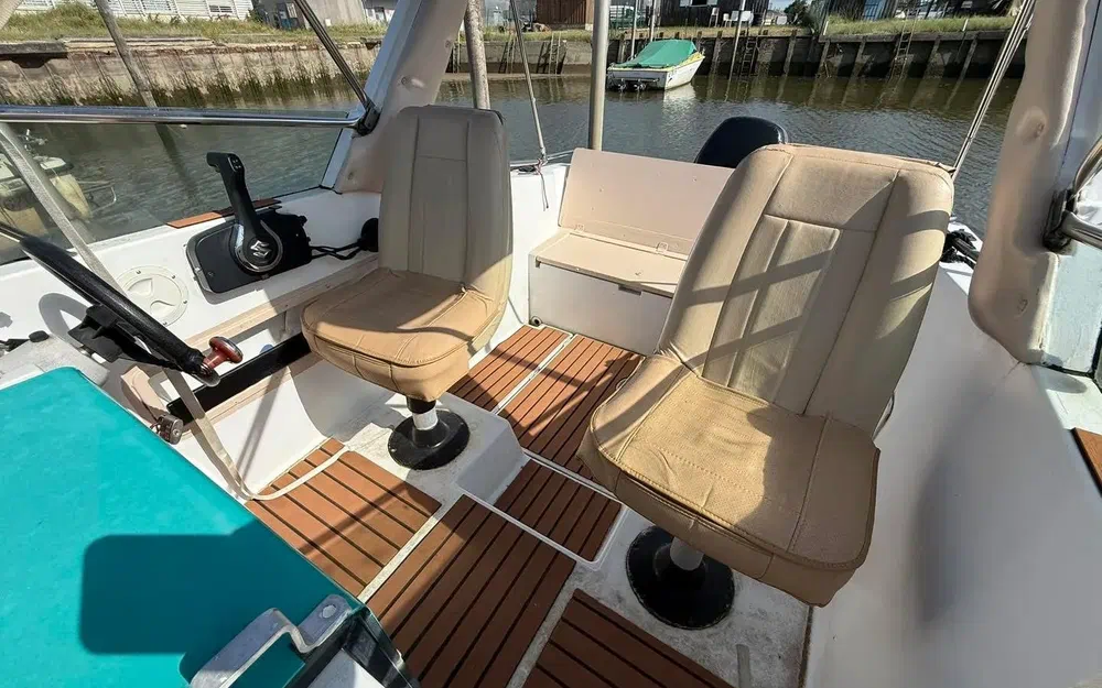 slider 2 Jeanneau Leader 650