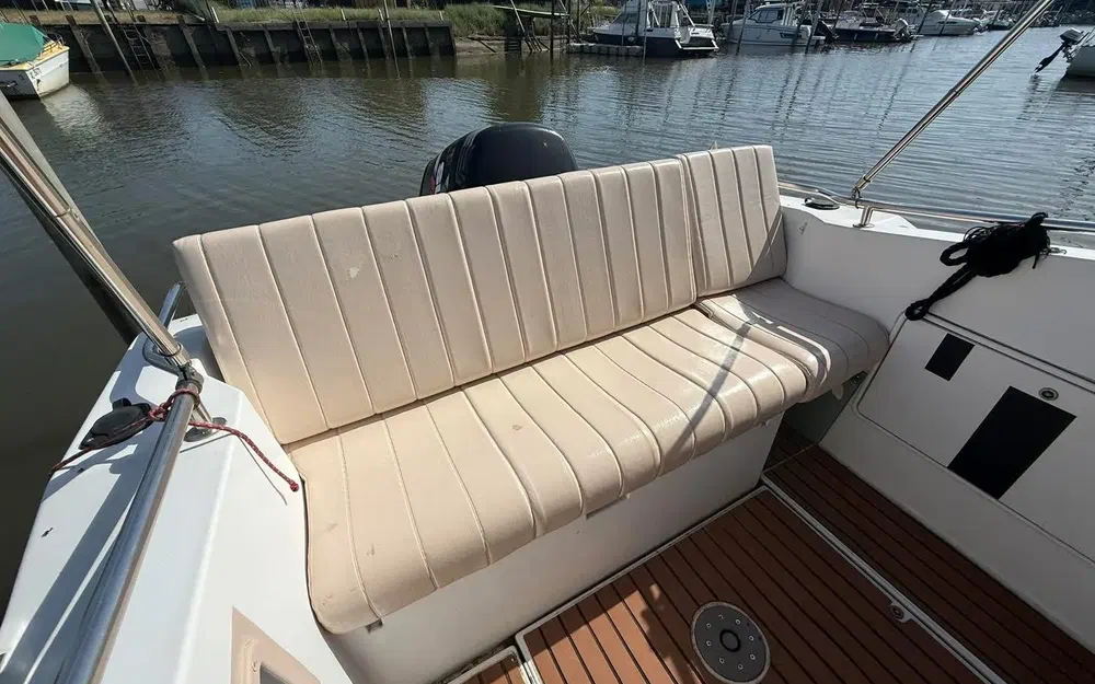 slider 7 Jeanneau Leader 650