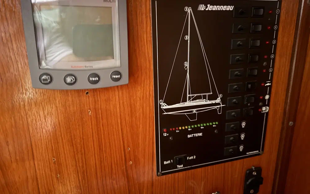 slider 23 Jeanneau Sun Light 30