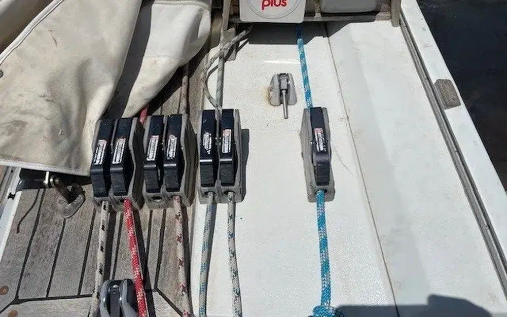 slider 11 Grand Soleil 39