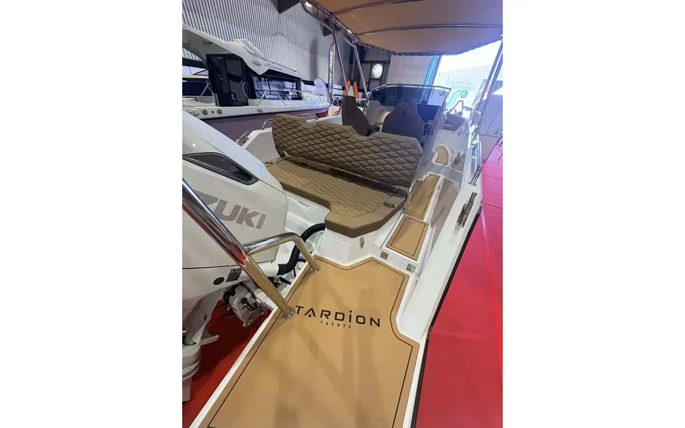 slider 12 Tardion Yachts T24 Spacedeck