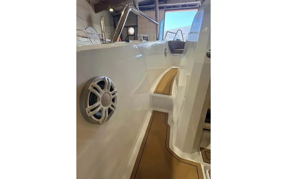 slider 16 Tardion Yachts T24 Spacedeck