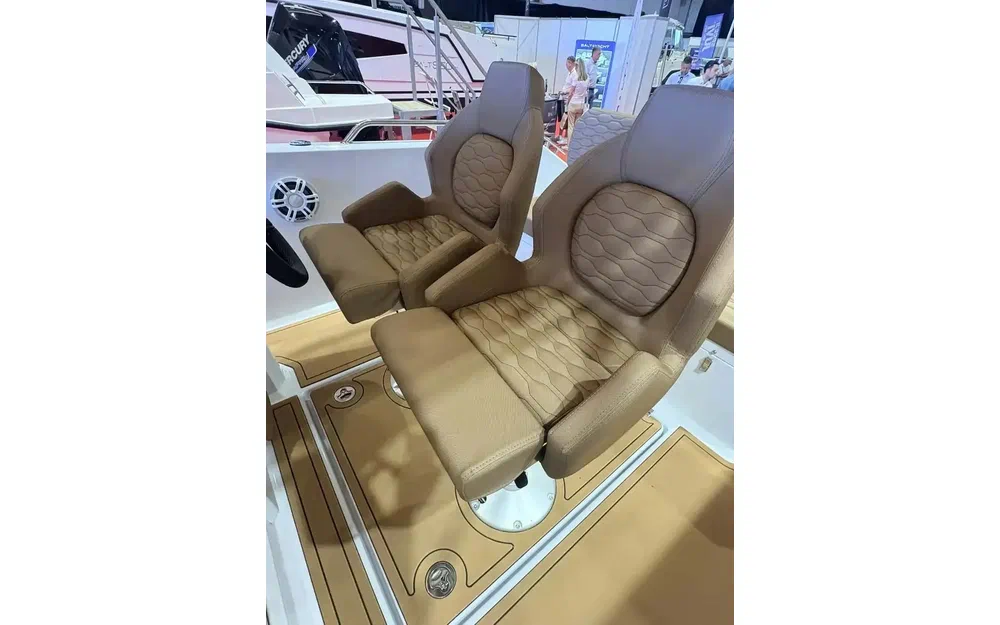 slider 18 Tardion Yachts T24 Spacedeck
