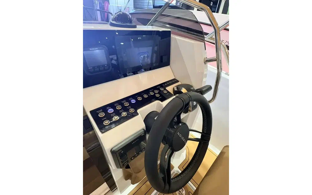 slider 19 Tardion Yachts T24 Spacedeck