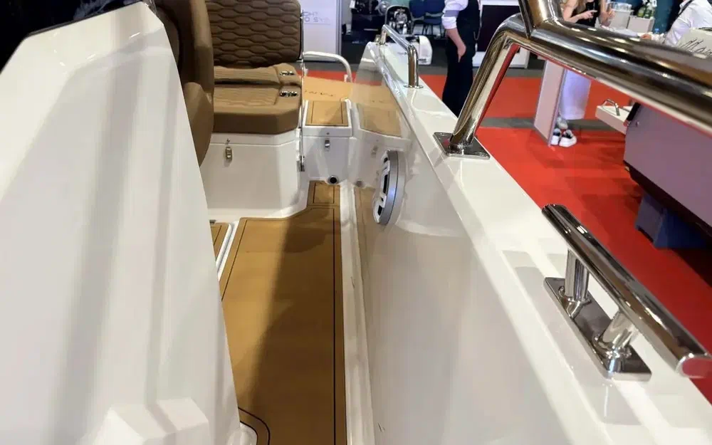 slider 27 Tardion Yachts T24 Spacedeck