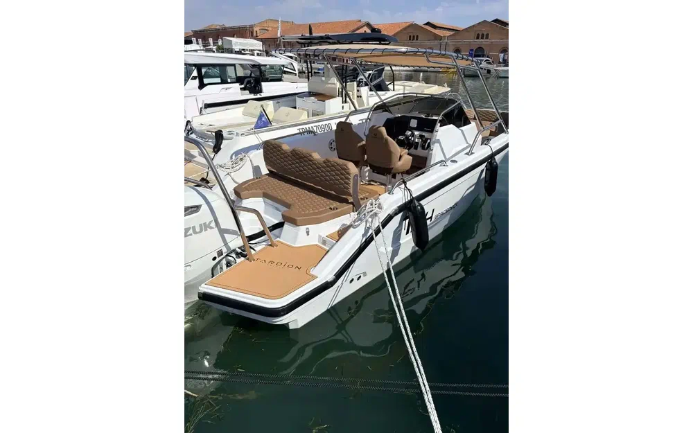 slider 3 Tardion Yachts T24 Spacedeck