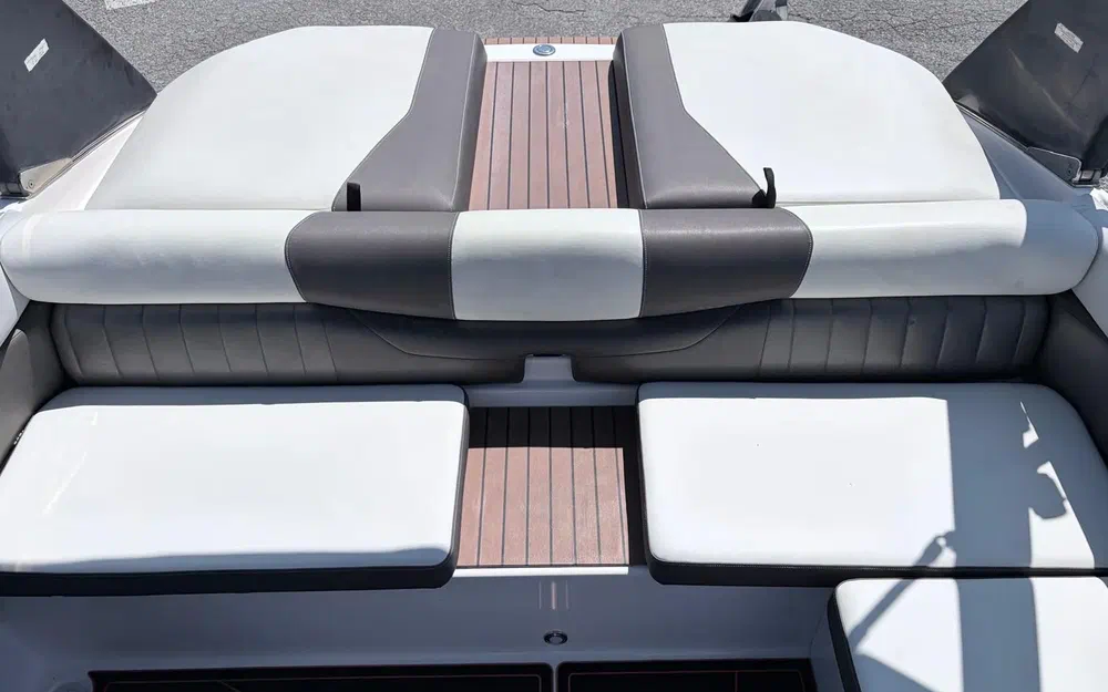 slider 6 Regal 2100 BR