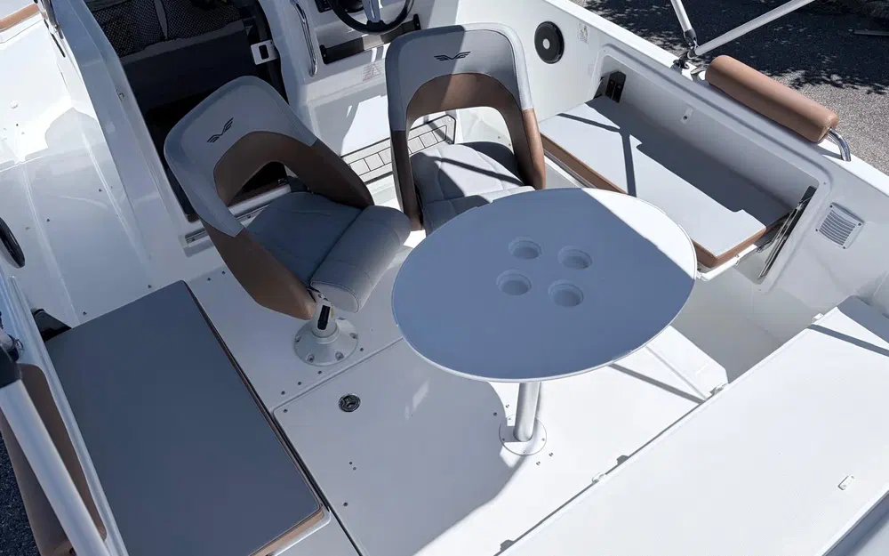 slider 3 Beneteau Flyer 7 SPACEdeck