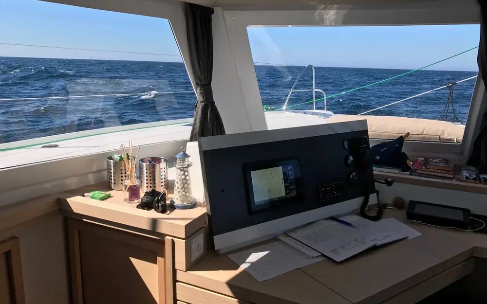 slider 12 Fountaine Pajot Lucia 40
