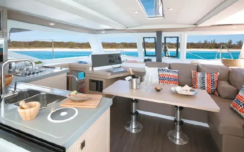 slider 18 Fountaine Pajot Lucia 40