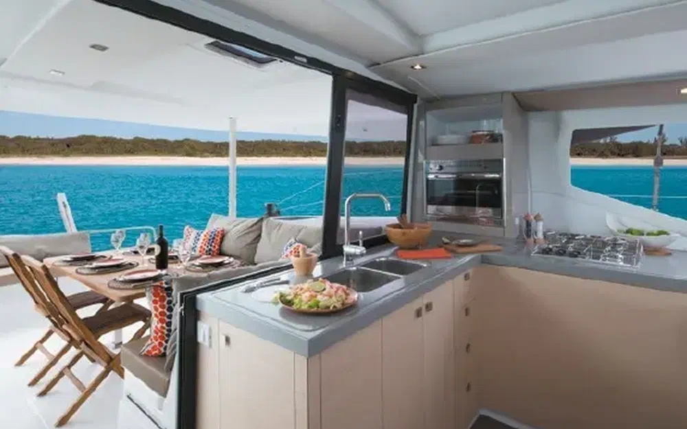 slider 19 Fountaine Pajot Lucia 40