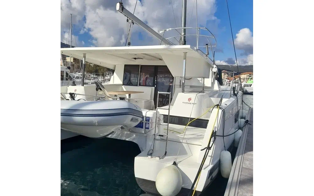 slider 3 Fountaine Pajot Lucia 40