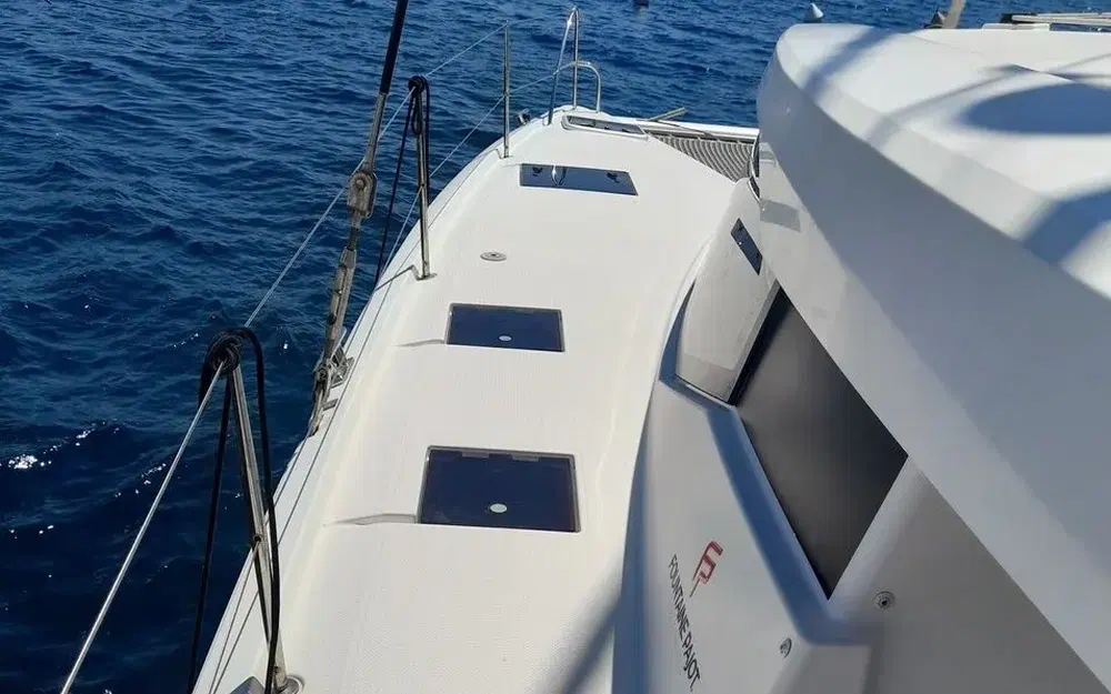 slider 4 Fountaine Pajot Lucia 40