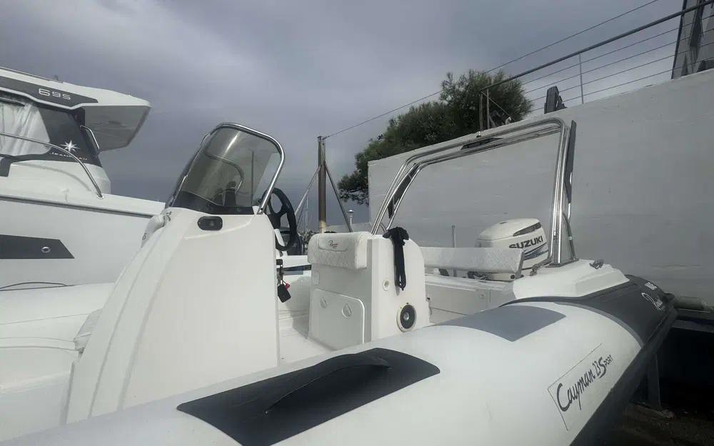 slider 7 Ranieri Cayman