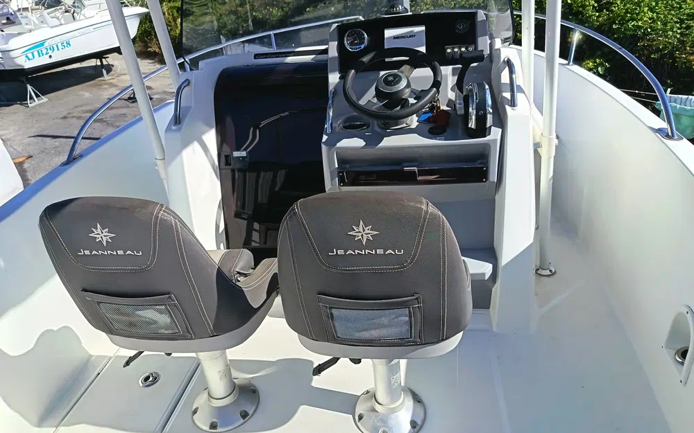 slider 6 Jeanneau Cap Camarat 6.5 CC Serie 3