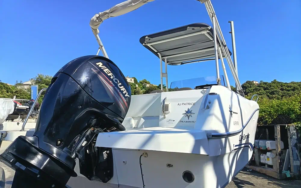 slider 8 Jeanneau Cap Camarat 6.5 CC Serie 3
