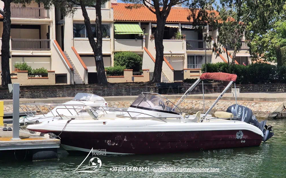slider 1 Pacific Craft 650 WA