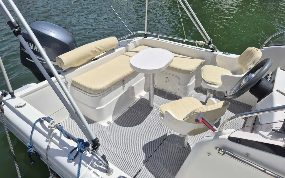 slider 3 Pacific Craft 650 WA