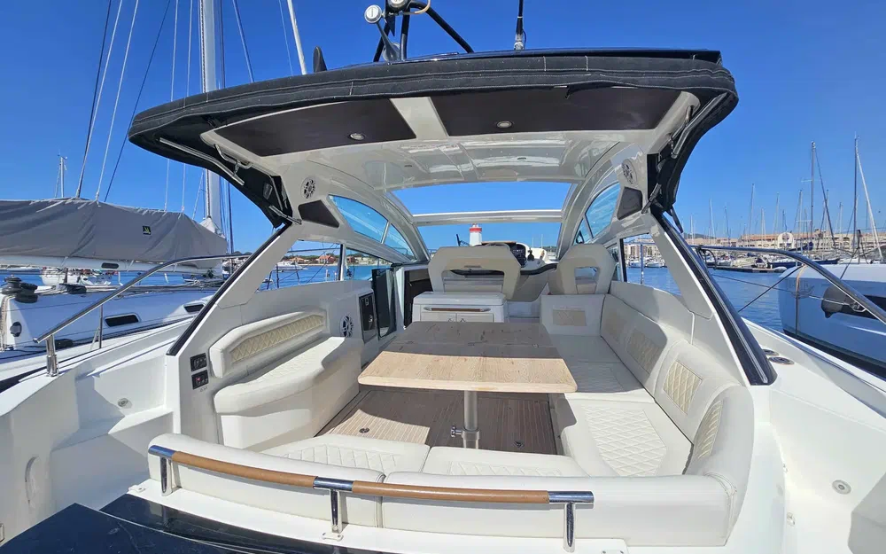 slider 0 Beneteau Gran Turismo 40