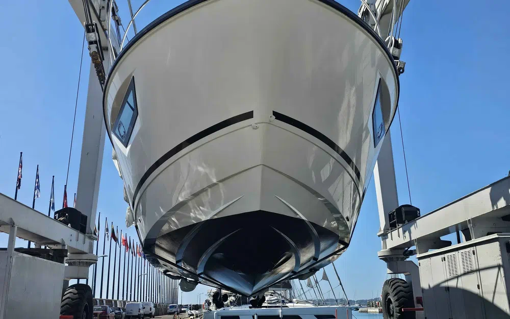 slider 12 Beneteau Gran Turismo 40