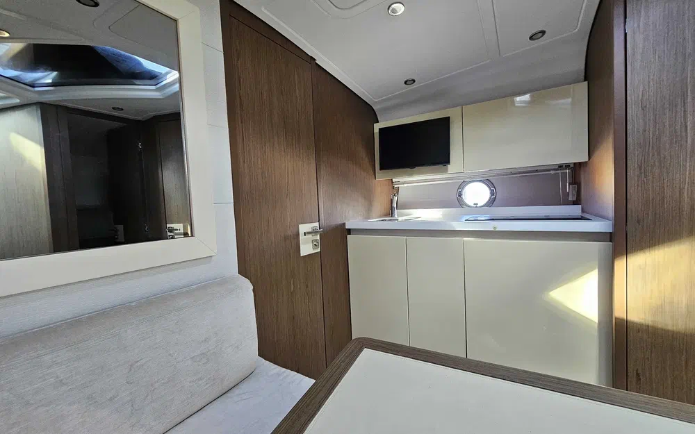 slider 16 Beneteau Gran Turismo 40
