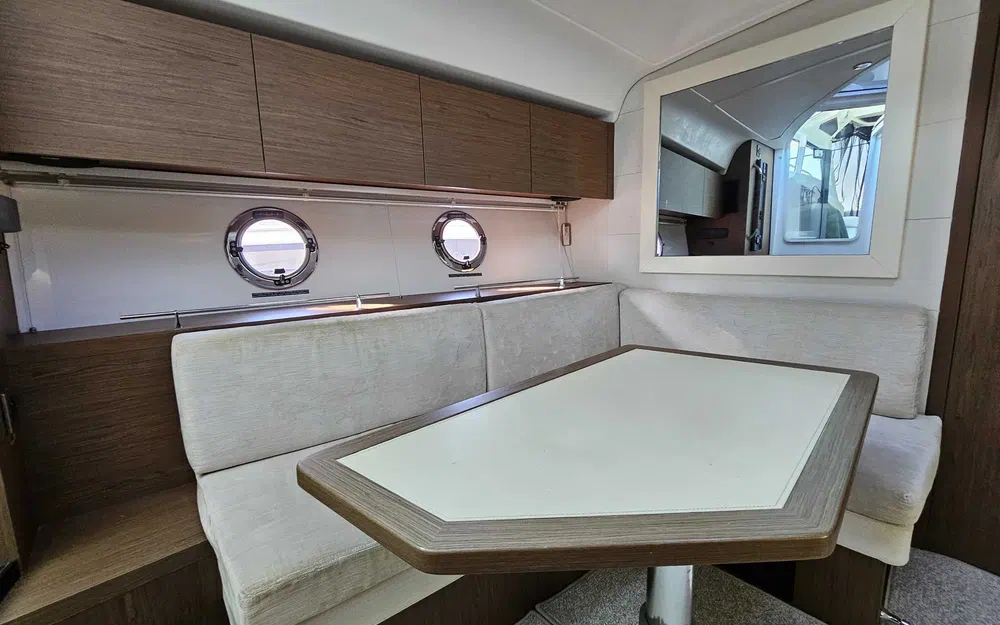 slider 18 Beneteau Gran Turismo 40