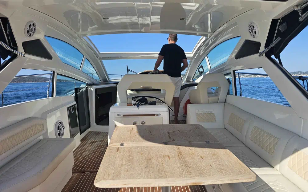 slider 5 Beneteau Gran Turismo 40