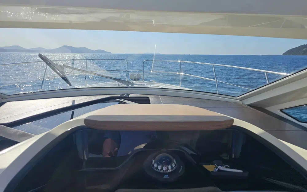 slider 7 Beneteau Gran Turismo 40