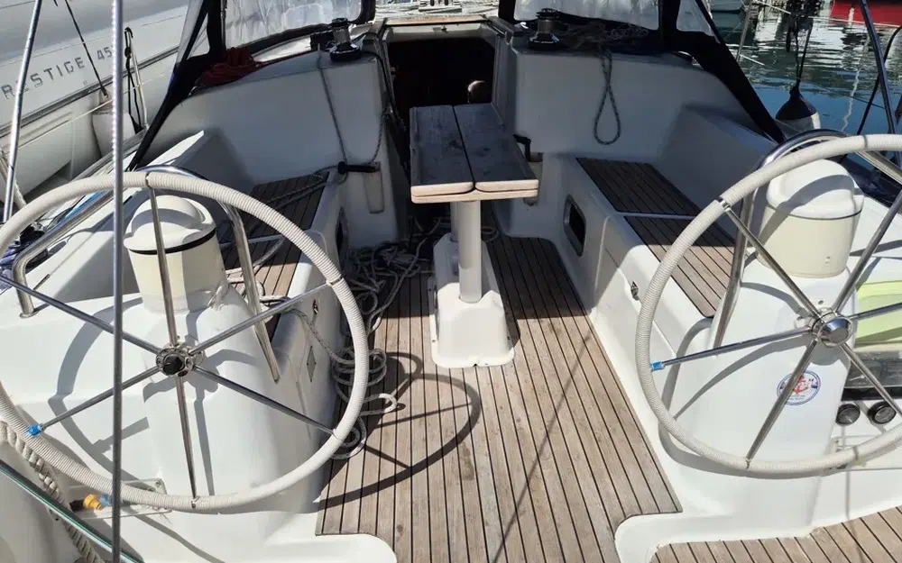 slider 10 Jeanneau Sun Odyssey 40
