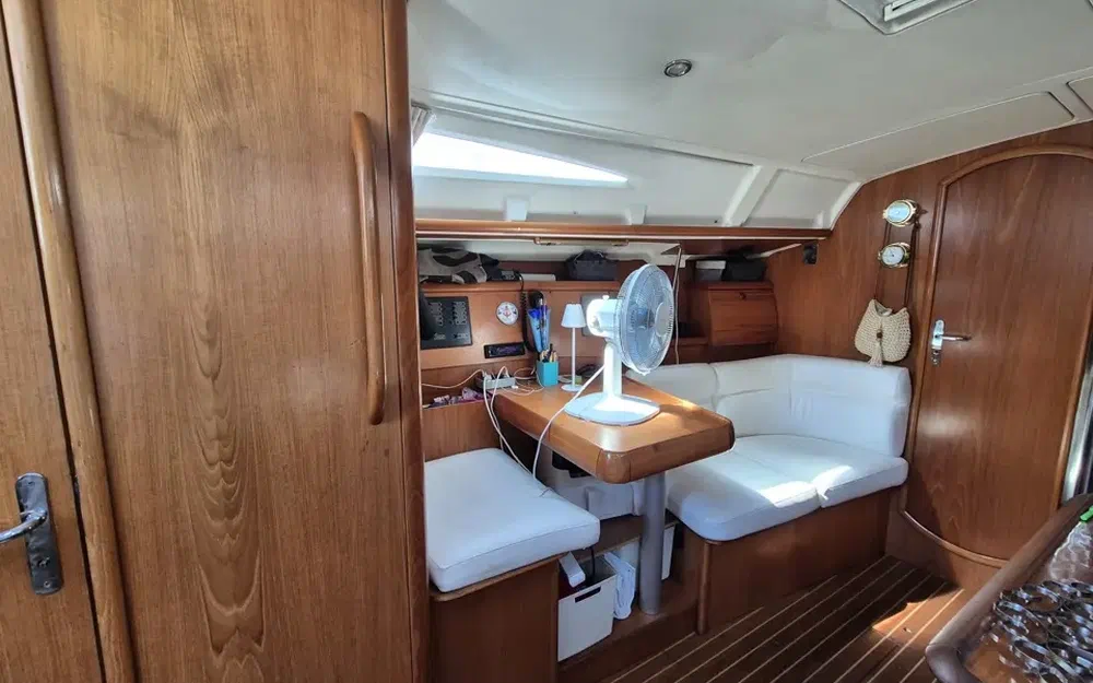 slider 16 Jeanneau Sun Odyssey 40