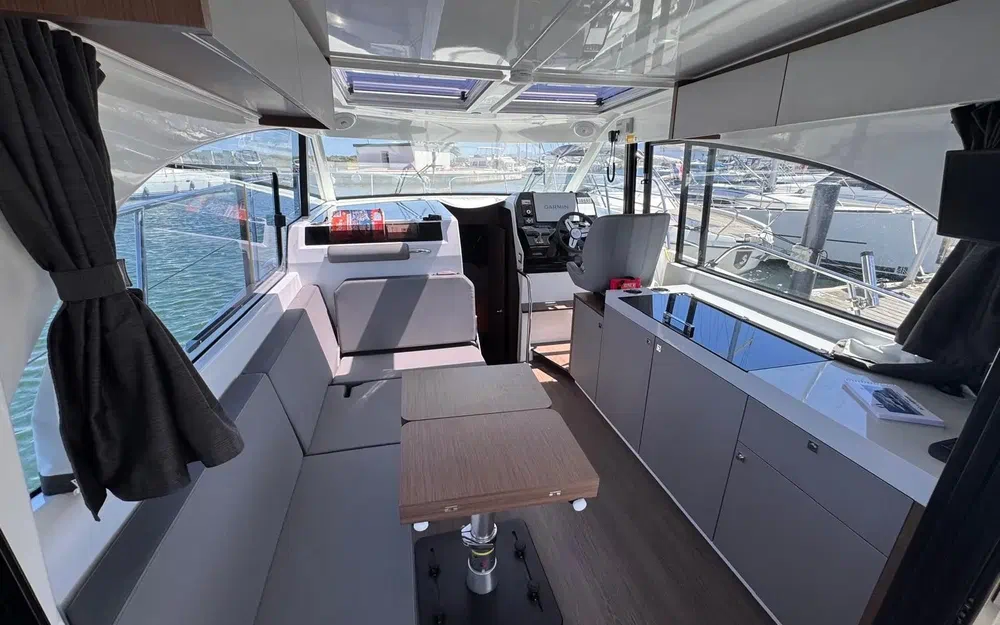 slider 11 Beneteau Antares 11