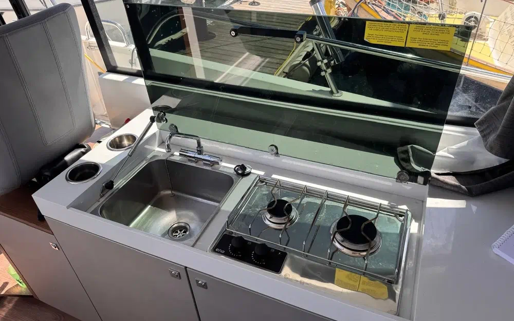 slider 14 Beneteau Antares 11