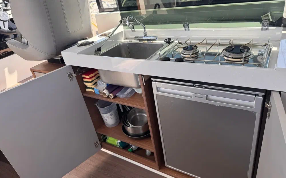 slider 15 Beneteau Antares 11