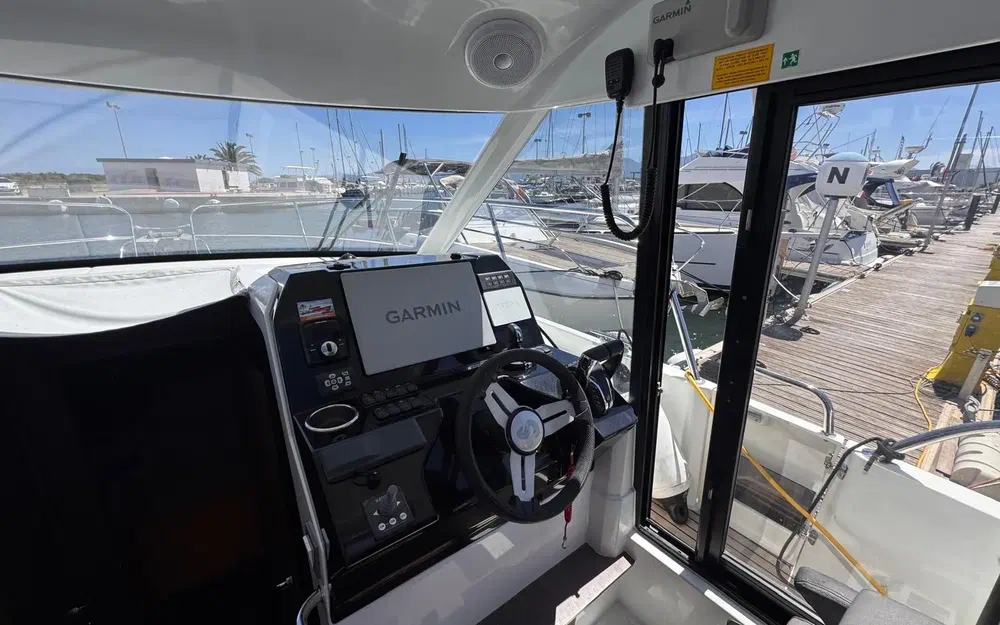 slider 19 Beneteau Antares 11