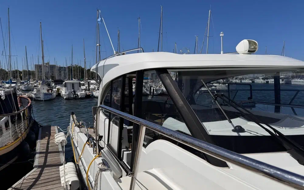 slider 2 Beneteau Antares 11