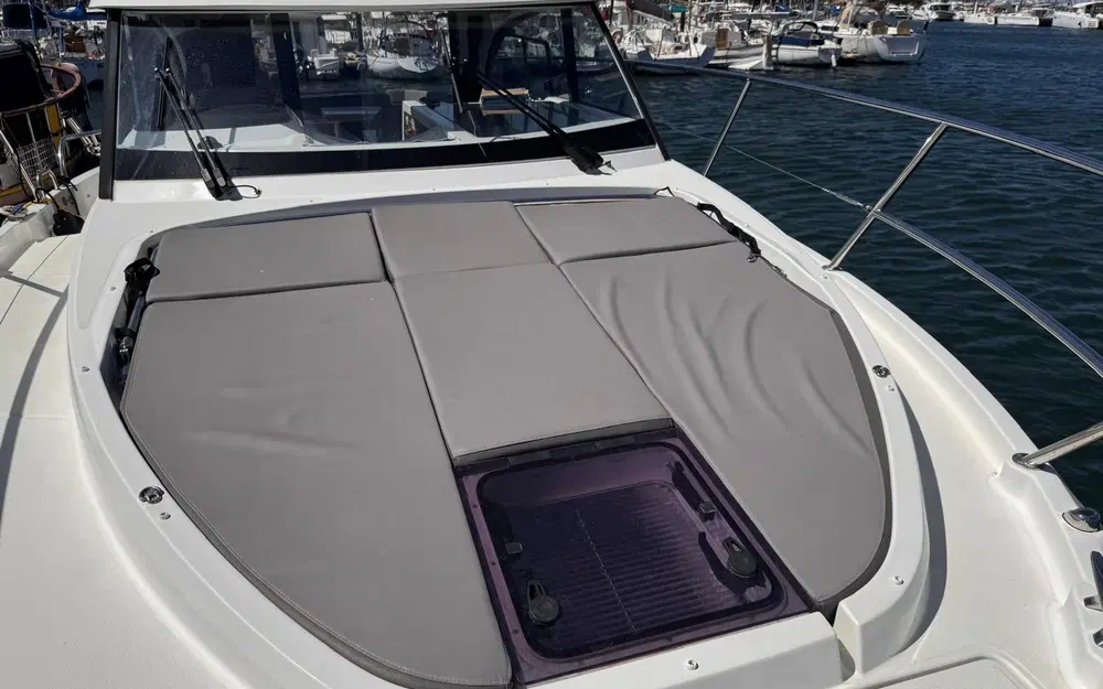 slider 3 Beneteau Antares 11